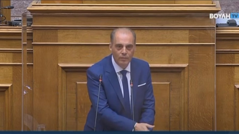 Βελόπουλος: Θα έχουμε νέο κύμα μετανάστευσης – Δημιουργείτε τη νέα γενιά των νεόπτωχων που δεν θα έχουν στον ήλιο μοίρα