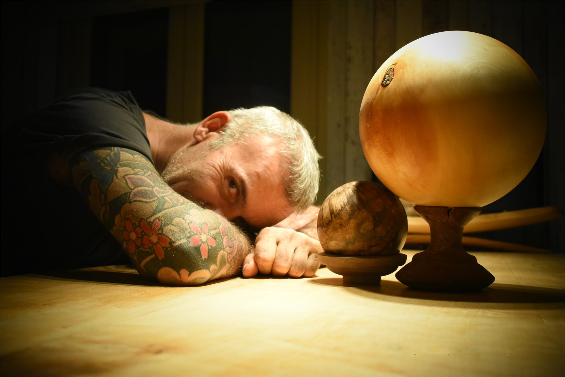 Στέλιος Ρόκκος: Το πάθος του για την ξυλογλυπτική και οι εντυπωσιακές δημιουργίες του – ΒΙΝΤΕΟ