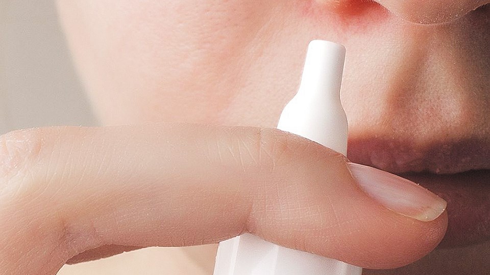 Κορονοϊός: Θα μπορούσε ένα μονοκλωνικό αντίσωμα σε μορφή ρινικού σπρέι να βοηθήσει;