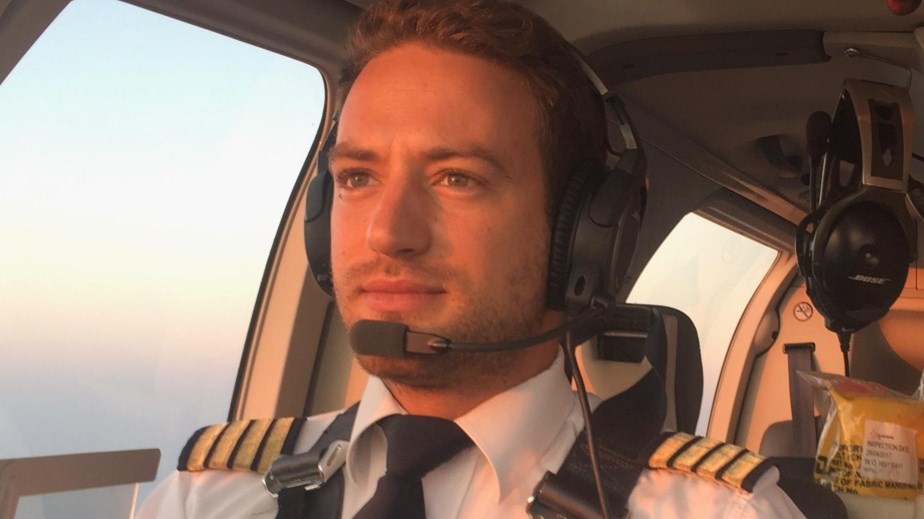 Γλυκά Νερά: Ο πιλότος θέλει να εκτίσει την ποινή και να μεγαλώσει το παιδί του – ΒΙΝΤΕΟ