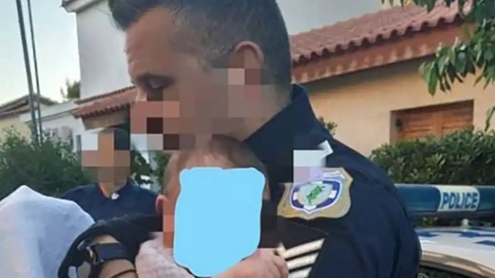 Γλυκά Νερά: Ραγίζει καρδιές η ανάρτηση του αστυνομικού που πήρε αγκαλιά το μωρό μετά τη δολοφονία