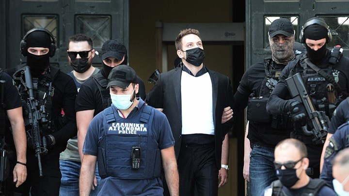 Γλυκά Νερά – Τι αναφέρει γνωστός του ζευγαριού: “Ίσως ήταν ένα σχέδιο ότι ζούσαν απομακρυσμένα”