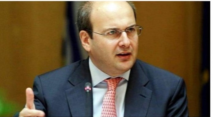 Xατζηδάκης: Οι εργαζόμενοι αποκτούν νέες δυνατότητες, νέες ευκαιρίες, νέα δικαιώματα