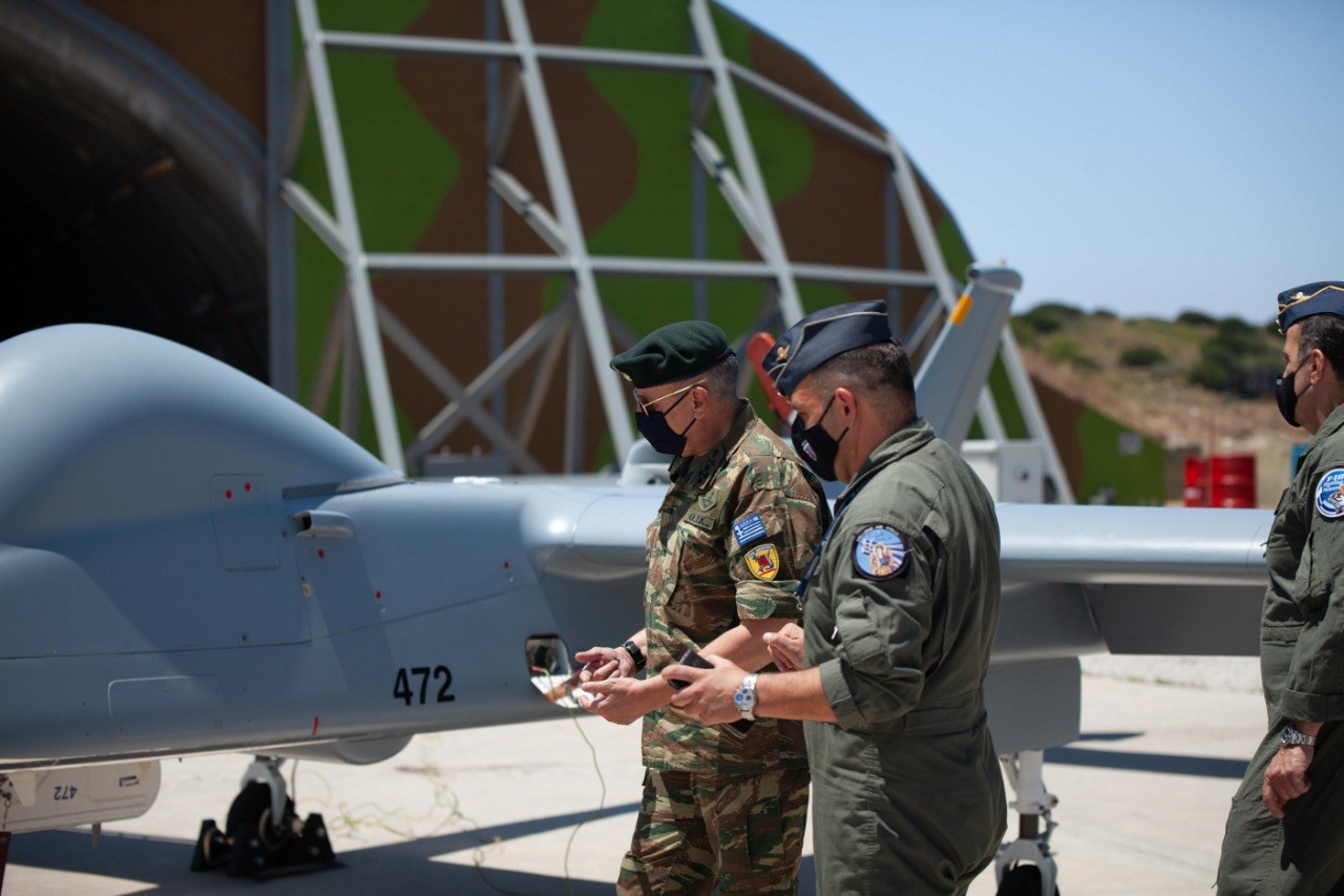 Το HERON της Πολεμικής Αεροπορίας κι επιπλέον δυνάμεις στη μάχη των πυρκαγιών με εντολή του Αρχηγού ΓΕΕΘΑ