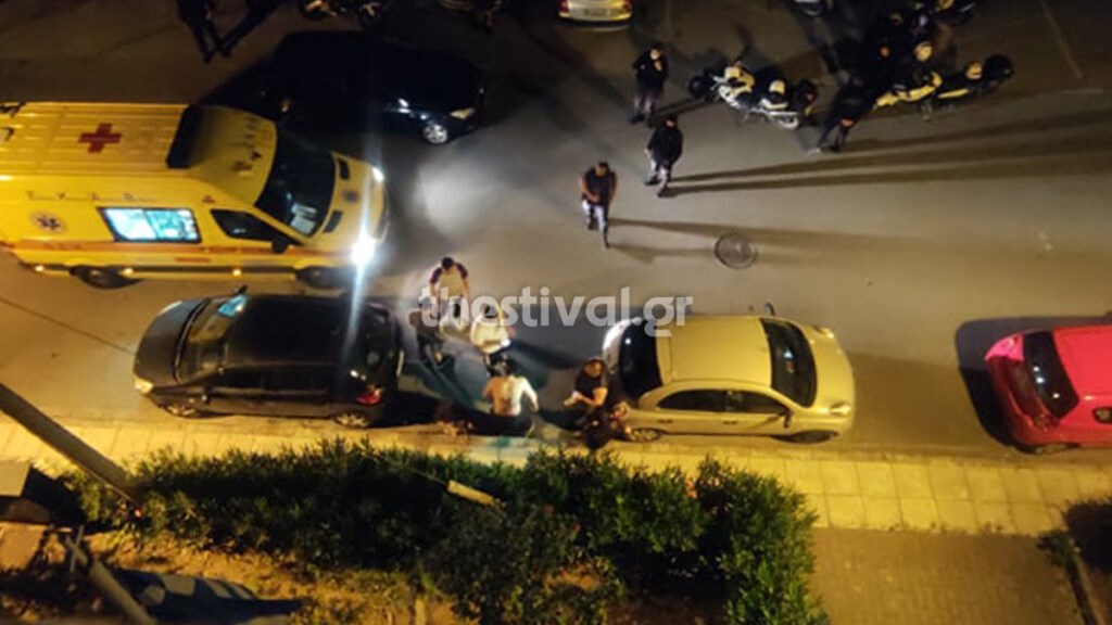 Άγριο επεισόδιο στη Θεσσαλονίκη – Έκαψαν 19χρονο με πυρσό – ΦΩΤΟ