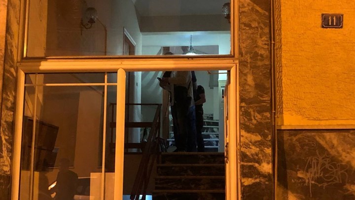 Πετράλωνα: Συγκλονίζει η 50χρονη καθαρίστρια – “Προσευχόμουν στον Θεό την ώρα του βιασμού μου”