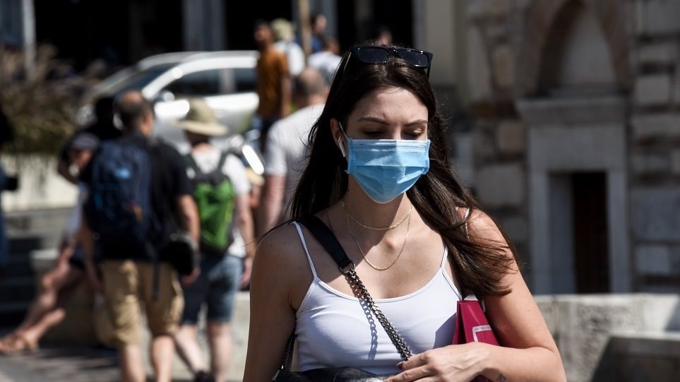 Λινού: Να μην βγάλουμε τις μάσκες στους εξωτερικούς χώρους – Ο κίνδυνος της μετάλλαξης “Δέλτα”