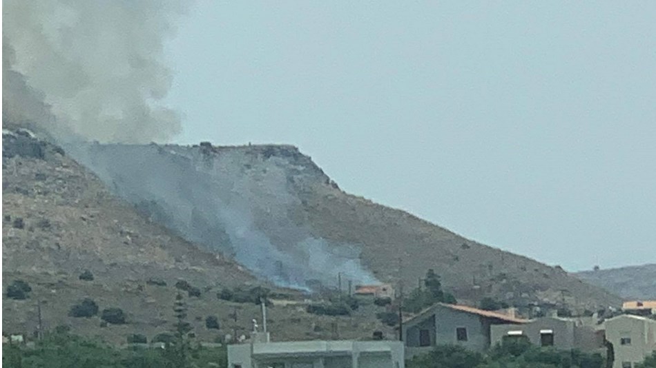 Γούβες: Φωτιά κοντά στο πεδίο βολής – Αναφορές για εκρήξεις