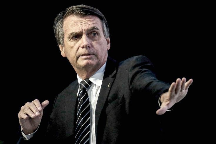 Έξαλλος ο Μπολσονάρου με δημοσιογράφο: “Σκάσε! Είστε απατεώνες” – BINTEO