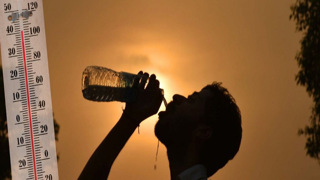 Καιρός: “Καμίνι” η χώρα – Ποια σχολεία θα κλείσουν λόγω του καύσωνα