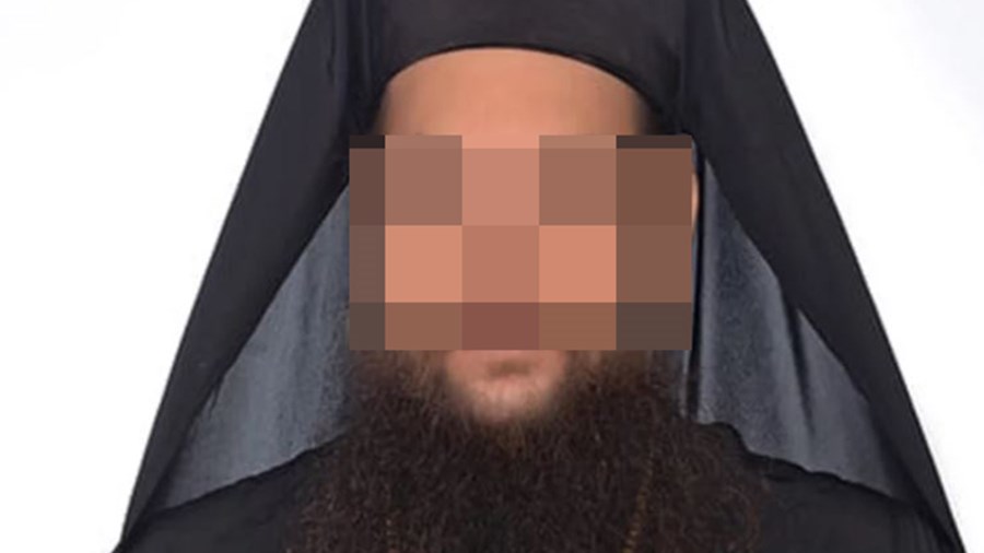 Μονή Πετράκη: Ο ιερέας είχε επιτεθεί στο παρελθόν και σε δημοσιογράφους – Το ΒΙΝΤΕΟ με τον καβγά