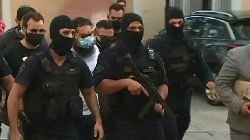 Επίθεση με βιτριόλι: Στον εισαγγελέα χωρίς ράσα ο 37χρονος ιερέας