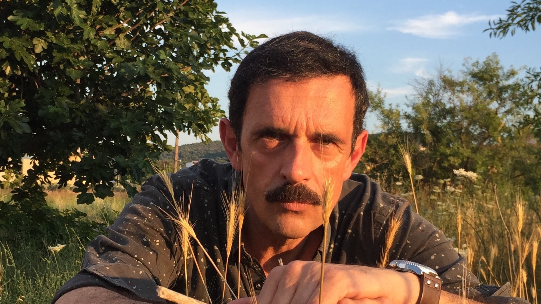 Άγριες Μέλισσες: Ο Λεωνίδας Κακούρης τρολάρει τον… Δούκα Σεβαστό