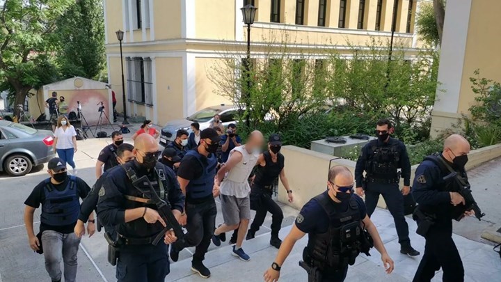 Πετράλωνα: Προφυλακιστέος ο 35χρονος για τον βιασμό της καθαρίστριας – Χτυπούσε το κεφάλι του στον τοίχο