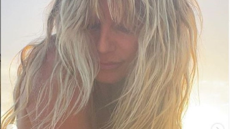 Χάιντι Κλουμ: Έβαλε “φωτιά” στο instagram με τις νέες γυμνές φωτογραφίες της