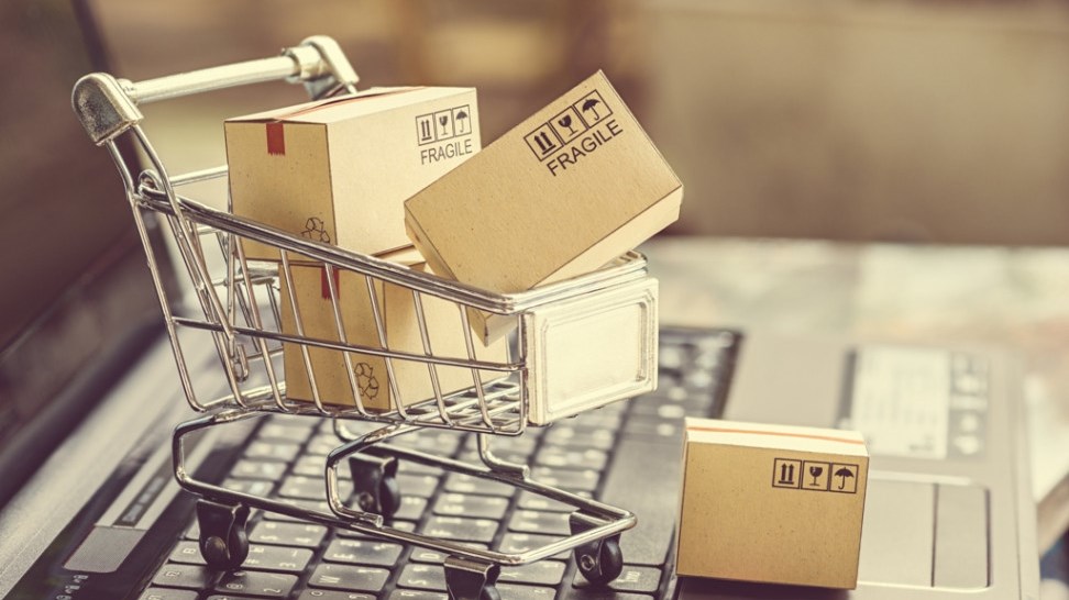 Ακριβότερες οι αγορές προϊόντων με e-shopping – Τι αλλάζει από την 1η Ιουλίου στο καθεστώς ΦΠΑ