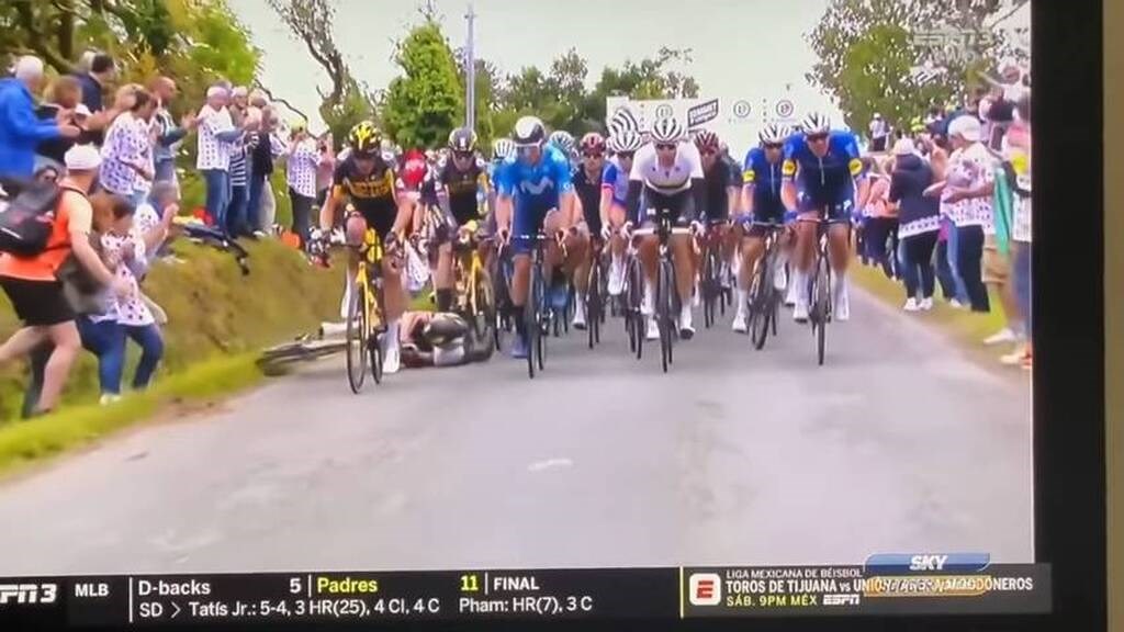 Ποδηλατικός Γύρος Γαλλίας: Ήθελε να βγάλει… φωτογραφία και προκάλεσε καραμπόλα – ΒΙΝΤΕΟ