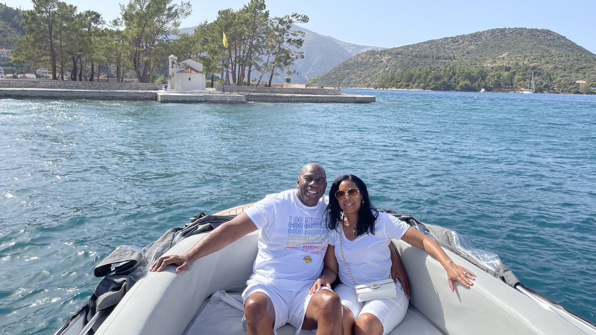 Ενθουσιασμένος με την Ελλάδα ο Μάτζικ Τζόνσον – Δεν σταματά να ανεβάζει φωτογραφίες