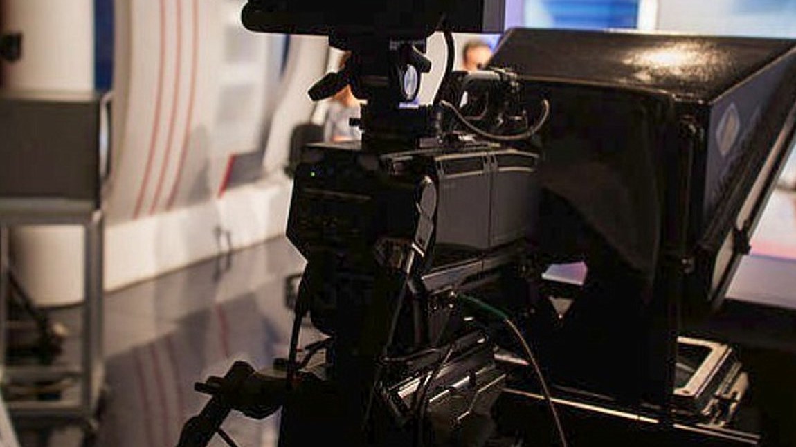 Νέο ζευγάρι στον ΣΚΑΪ – Ο έρωτας μεταξύ παρουσιάστριας και δημοσιογράφου