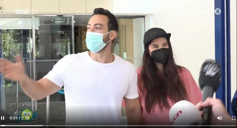 Σάκης Τανιμανίδης – Χριστίνα Μπόμπα: Εξιτήριο από το μαιευτήριο – Η συγκίνηση και οι πρώτες δηλώσεις