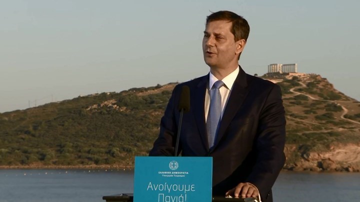 Θεοχάρης: Με την κάρτα στους νέους απλοποιούνται τα ταξίδια και η διαμονή σε καταλύματα