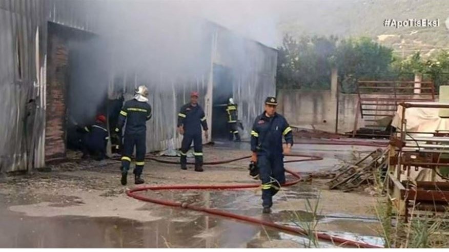 Θεσσαλονίκη: Συναγερμός στην Πυροσβεστική – Φωτιά σε εγκαταλελειμμένη αποθήκη