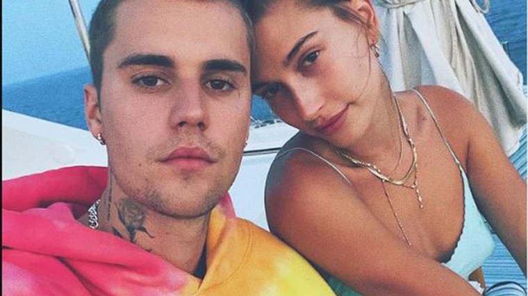 Τζάστιν Μπίμπερ: “Οργώνει” τα ελληνικά νησιά – Το γεύμα των 373 ευρώ σε γνωστό εστιατόριο της Πάρου