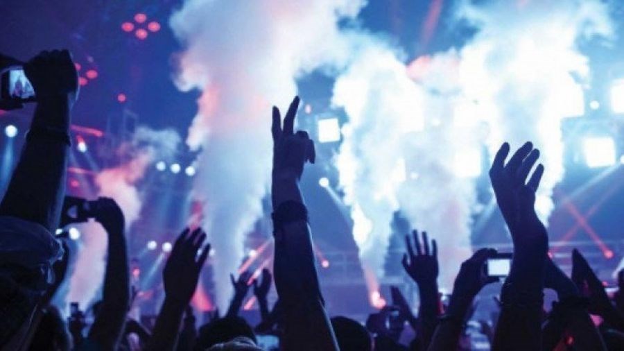 Διευκολύνσεις σε εμβολιασμένους: Όλα όσα θα ισχύουν σε εστιατόρια, θέατρα, γήπεδα και κέντρα διασκέδασης