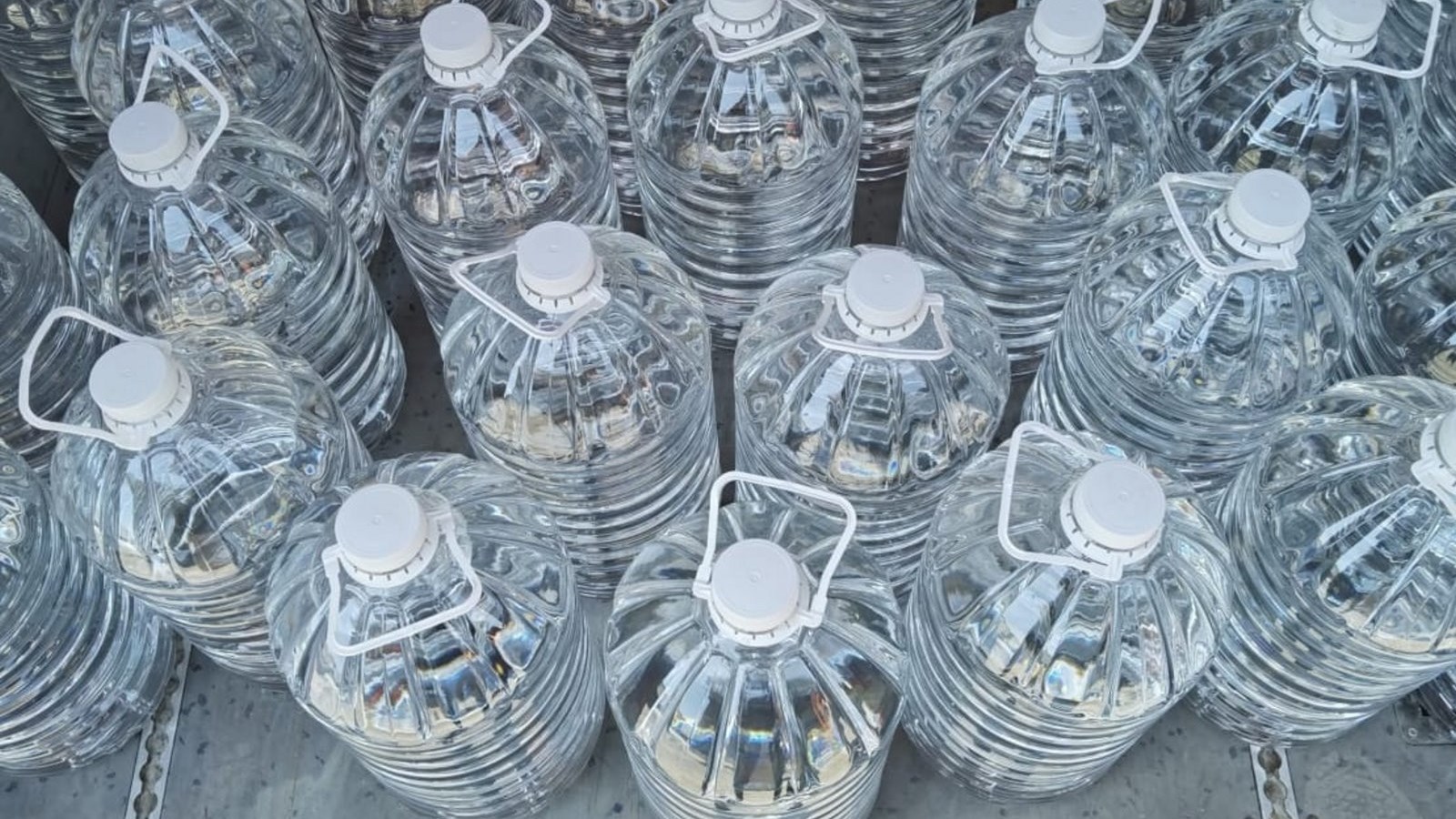 Εξαρθρώθηκε σπείρα που θα γέμιζε την αγορά με ποτά “μπόμπες” – Πώς δρούσε το κύκλωμα – ΦΩΤΟ