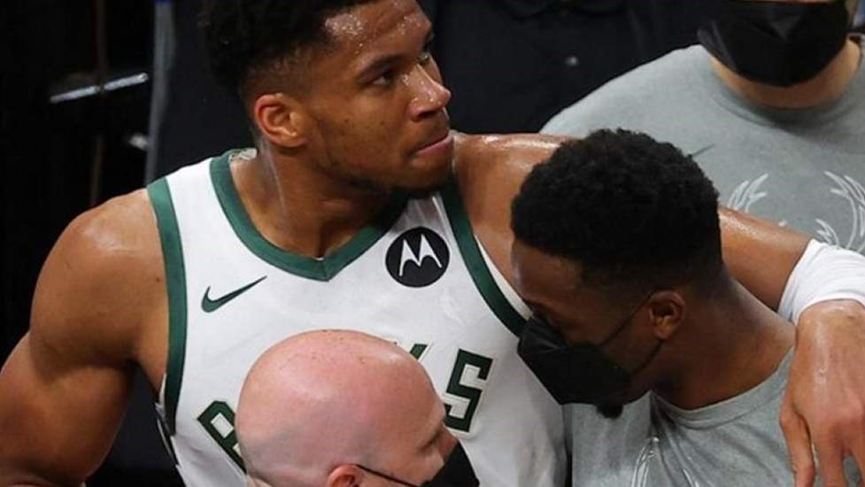 Τα νεότερα για τον σοβαρό τραυματισμό του Γιάννη Αντετοκούνμπο