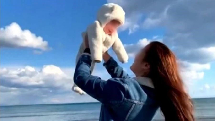 Εταιρεία από το Βελεστίνο προσφέρει 500 ευρώ μηνιαίως για την κόρη της Καρολάιν μέχρι και την ενηλικίωση της