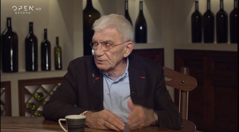 Συγκλονίζει ο Γιάννης Μπουτάρης για τη μάχη του με τον αλκοολισμό