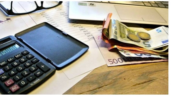 Ποιοι γλιτώνουν το τέλος επιτηδεύματος – Οι 14 κατηγορίες φορολογουμένων