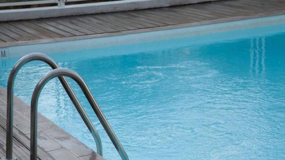 Τραγωδία στην Κατερίνη: Τουρίστρια βρέθηκε νεκρή σε πισίνα ξενοδοχείου – Τι ερευνούν οι Αρχές