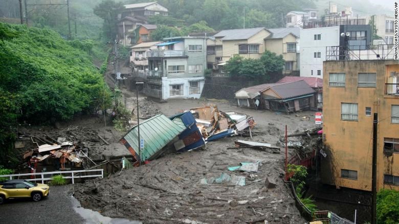 Θεομηνία στην Ιαπωνία – Οι καταρρακτώδεις βροχές προκάλεσαν κατολισθήσεις – Φόβοι για νεκρούς