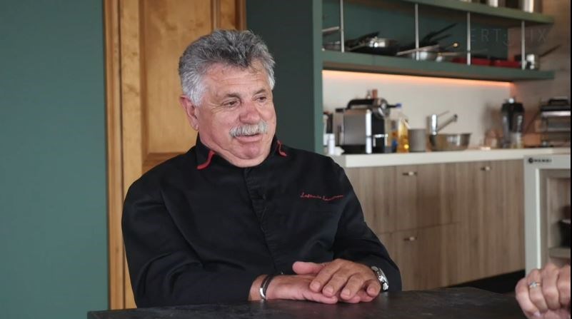 Λαζάρου: Η πρώην σύζυγός μου βάπτισε την κόρη που έχω με τη δεύτερη γυναίκα μου