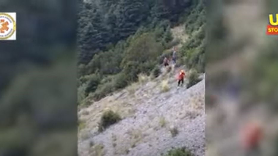 Καρέ-καρέ η επιχείρηση εντοπισμού του άτυχου αεροπτεριστή στον Παρνασσό – ΒΙΝΤΕΟ