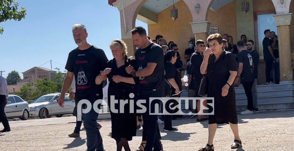 Θλίψη και συγκίνηση στο μνημόσυνο του Τάσου Μπερδέση – Μοίρασαν μπομπονιέρες