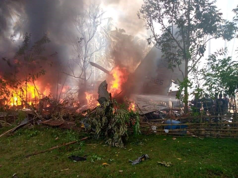 Στους 50 οι νεκροί από τη συντριβή C-130 στις Φιλιππίνες