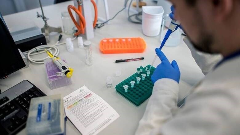 Η “Δέλτα” χτυπά παιδιά και νέους – Τι λένε οι ειδικοί για τον εμβολιασμό των ηλικιών από 15 έως 30 ετών