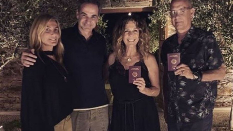 Στην Αντίπαρο ο Κυριάκος Μητσοτάκης – Το δείπνο με τον Τζεφ Μπέζος και τον Τομ Χανκς