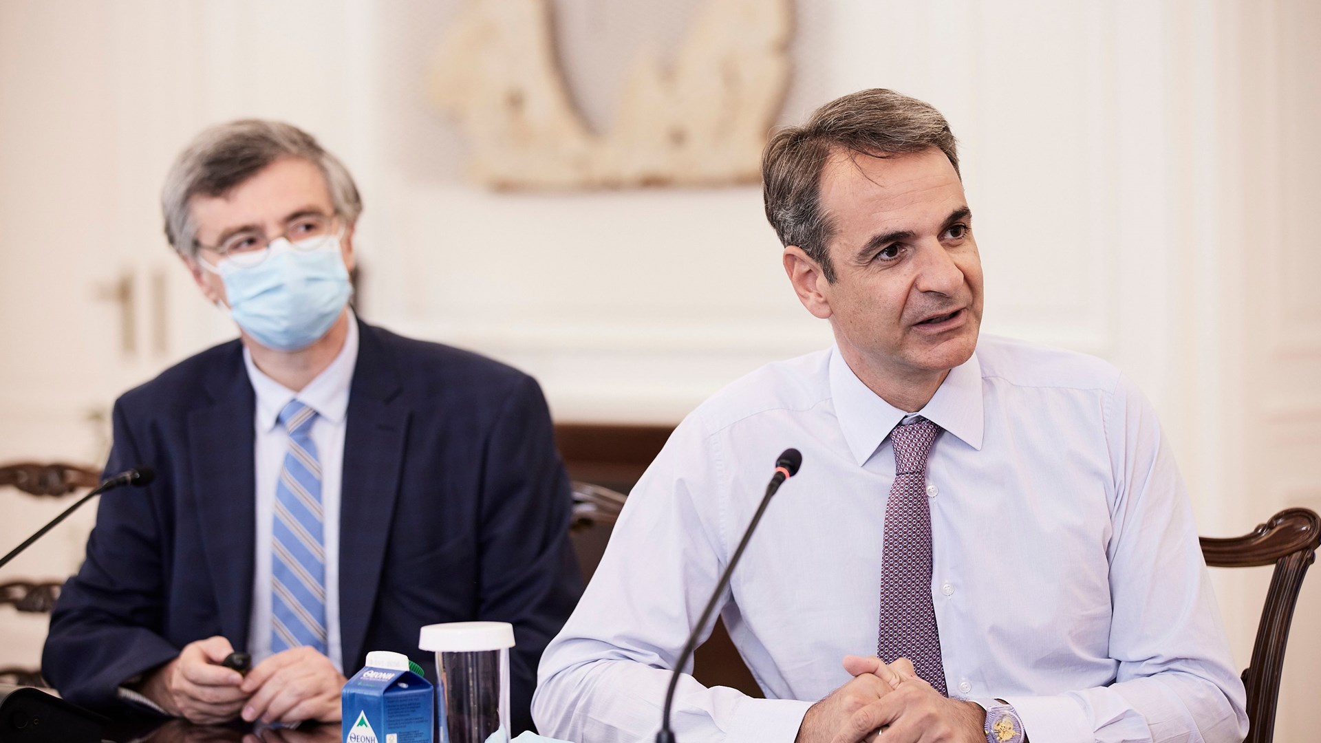 Αύξηση 75% των ενεργών κρουσμάτων κορονοϊού – “Εμβολιαστείτε” το μήνυμα Μητσοτάκη