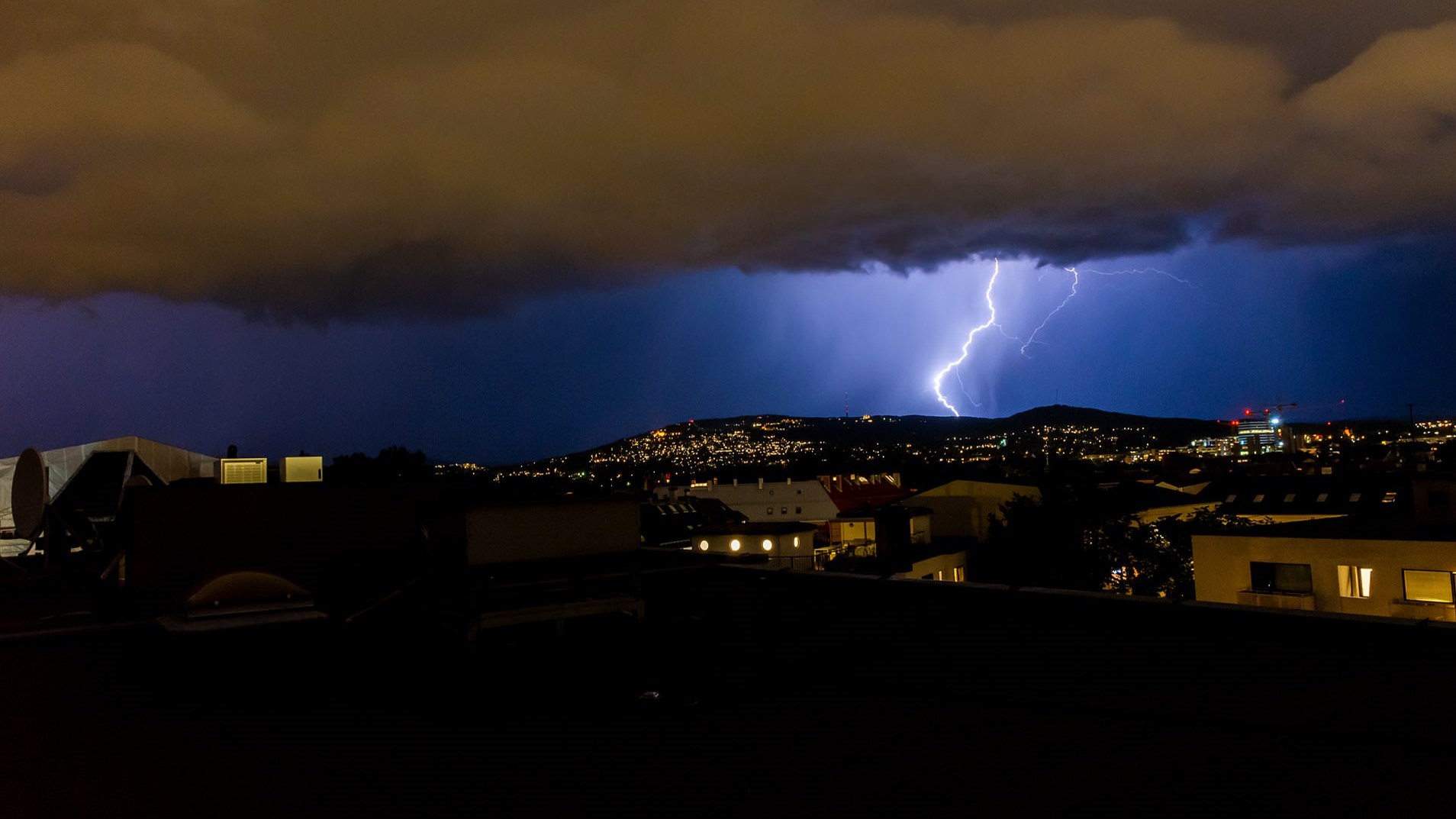 Νεκρές δύο έφηβες αδελφές από κεραυνό στη Νορβηγία – Σκοτώθηκαν ενώ έκαναν πεζοπορία
