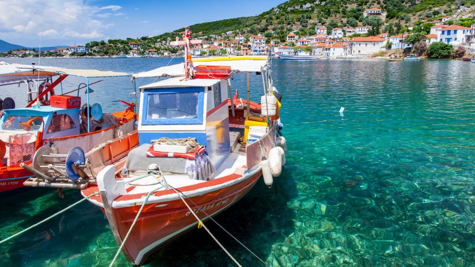 Παλαιό Τρίκερι: Το μυστικό “διαμάντι” του Παγασητικού – Οι τρεις παραλίες με γαλαζοπράσινα νερά