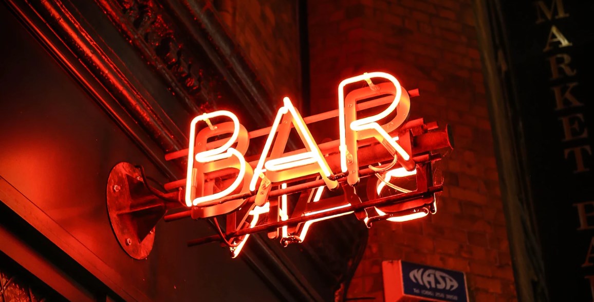 Τα στοιχεία που οδήγησαν στην αυστηροποίηση των μέτρων στα κέντρα διασκέδασης