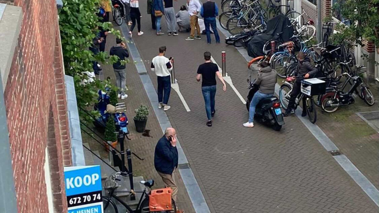 Συναγερμός στο Άμστερνταμ – Πυροβόλησαν αστυνομικό ρεπόρτερ σε κεντρικό δρόμο της πόλης