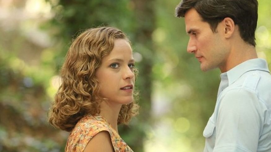 Έλλη Τρίγγου: Οι topless βουτιές της Ασημίνας από τις “Άγριες Μέλισσες” – ΦΩΤΟ