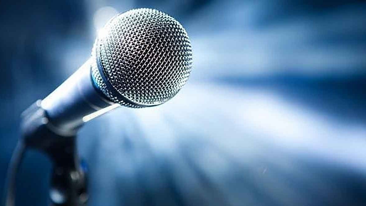 Ποιος γνωστός τραγουδιστής ντύνεται… γαμπρός – Η αναγγελία του γάμου