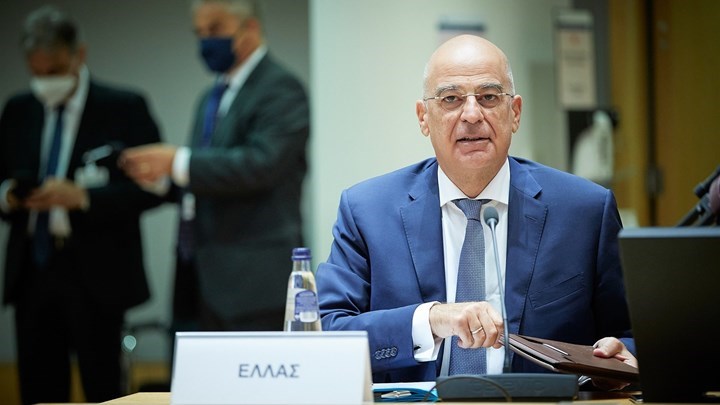 Σε προληπτική καραντίνα ο Νίκος Δένδιας