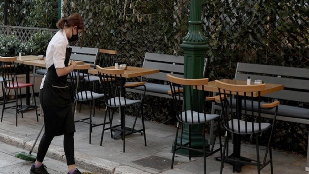 Νέα μέτρα στο τραπέζι – Τα σενάρια για τους κλειστούς χώρους σε εστίαση και μπαρ